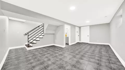 641 E 89th St, Chicago, IL 60619 photo 16