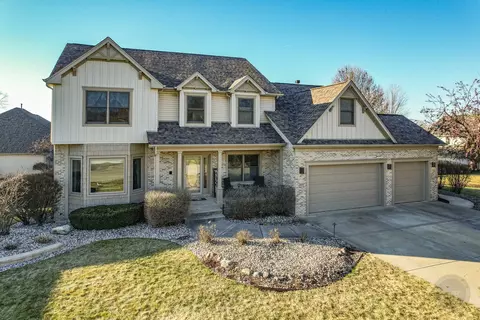 24507 Lakewoods Ln, Shorewood, IL 60404