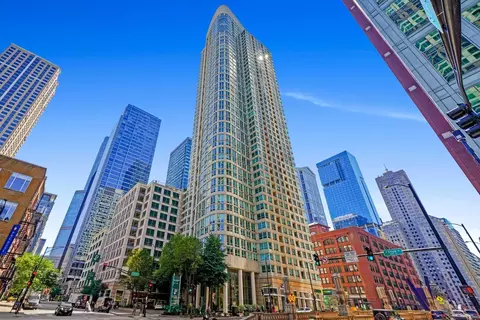 345 N Lasalle Blvd #2003, Chicago, IL 60654