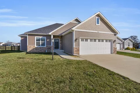 2408 N Fairfield Dr, Urbana, IL 61802