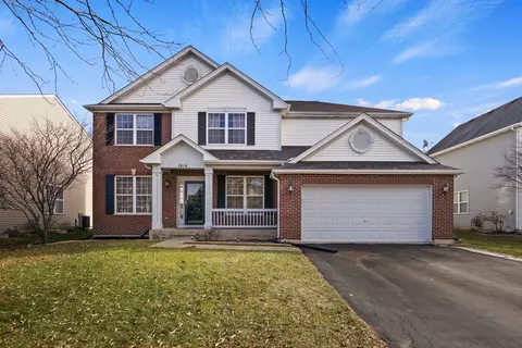 1814 Stirling Ln, Montgomery, IL 60538