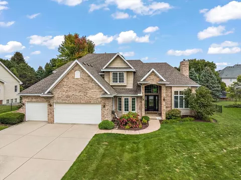 1905 Redbud Ln, Bloomington, IL 61704