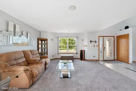 24359 Arrowhead Dr, Manhattan, IL 60442 photo 3