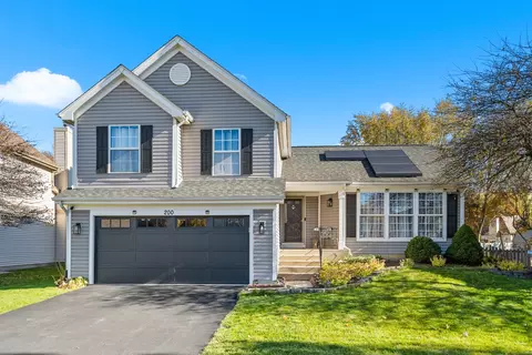 200 Meadow Lakes Blvd, Aurora, IL 60504