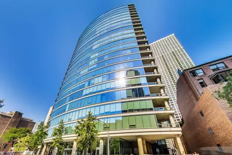 30 W Oak St #19A, Chicago, IL 60610