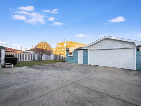 8121 S Octavia Ave, Bridgeview, IL 60455 photo 24