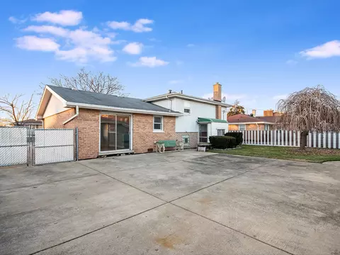 8121 S Octavia Ave, Bridgeview, IL 60455 photo 27
