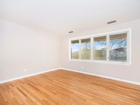 8121 S Octavia Ave, Bridgeview, IL 60455 photo 5