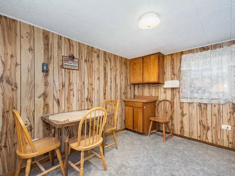 8121 S Octavia Ave, Bridgeview, IL 60455 photo 22