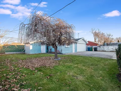 8121 S Octavia Ave, Bridgeview, IL 60455 photo 28