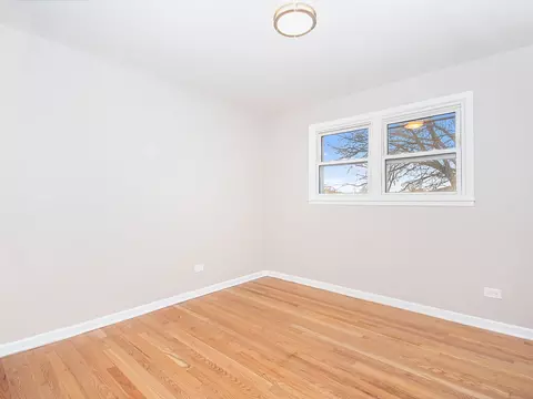 8121 S Octavia Ave, Bridgeview, IL 60455 photo 12