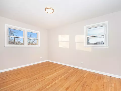 8121 S Octavia Ave, Bridgeview, IL 60455 photo 13