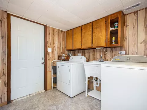 8121 S Octavia Ave, Bridgeview, IL 60455 photo 23