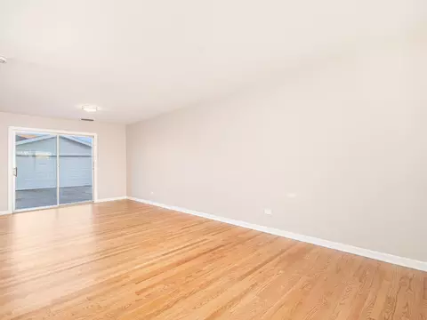 8121 S Octavia Ave, Bridgeview, IL 60455 photo 6