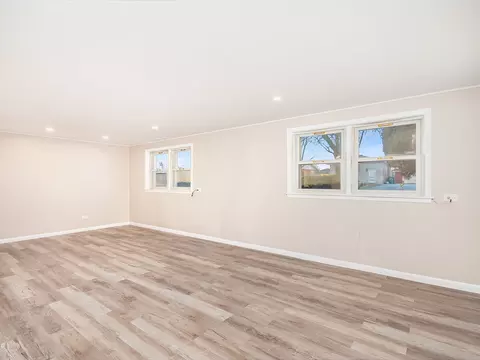 8121 S Octavia Ave, Bridgeview, IL 60455 photo 18