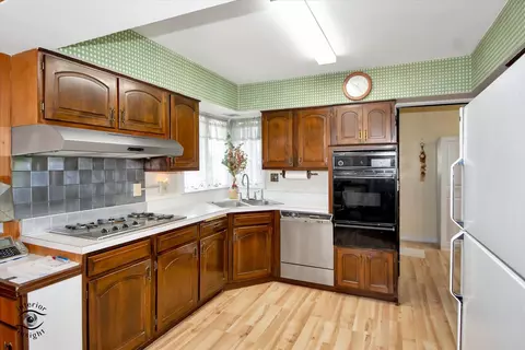 924 E 8th St, Lockport, IL 60441 photo 9
