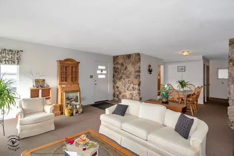 924 E 8th St, Lockport, IL 60441 photo 3