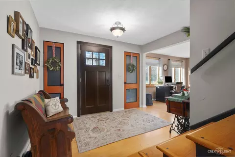 991 Hillcrest Rd, Elgin, IL 60123 photo 4