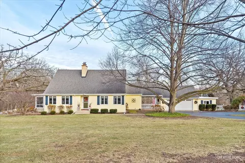 991 Hillcrest Rd, Elgin, IL 60123 photo 3
