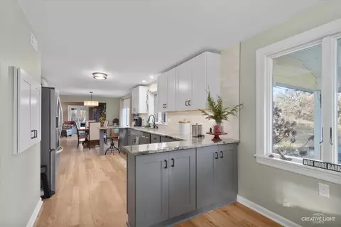 991 Hillcrest Rd, Elgin, IL 60123 photo 12