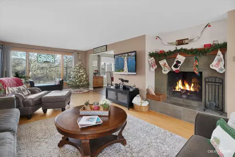 991 Hillcrest Rd, Elgin, IL 60123 photo 7