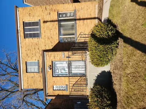 2104 E 73rd St, Chicago, IL 60649 photo 2