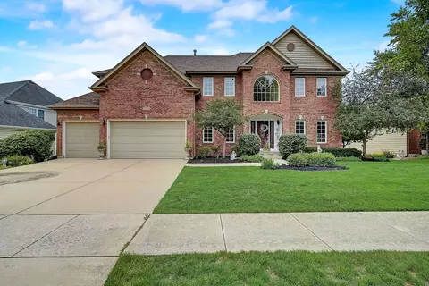 706 Evergreen Ln, Sugar Grove, IL 60554