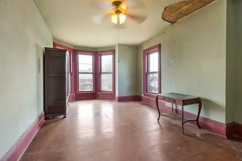 456 Douglas Ave, Elgin, IL 60120 photo 17