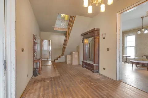 456 Douglas Ave, Elgin, IL 60120 photo 5