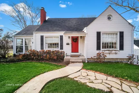 324 S Chase St, Wheaton, IL 60187 photo 2