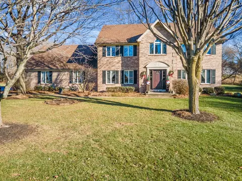 39 W812 Hoeweed Ln, Saint Charles, IL 60175
