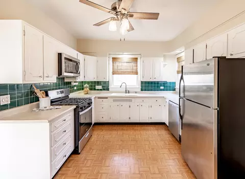 213 Perry St, Elgin, IL 60123 photo 9