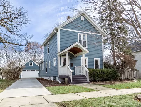 213 Perry St, Elgin, IL 60123