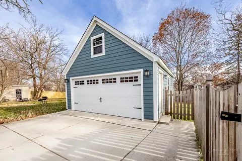 213 Perry St, Elgin, IL 60123 photo 24