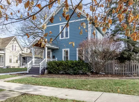 213 Perry St, Elgin, IL 60123 photo 2