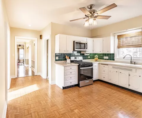 213 Perry St, Elgin, IL 60123 photo 10