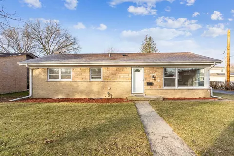 9250 Mango Ave, Morton Grove, IL 60053