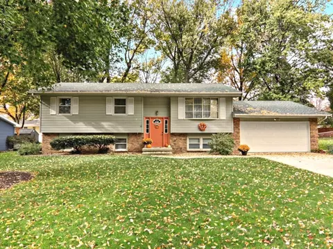 209 S Bone Dr, Normal, IL 61761