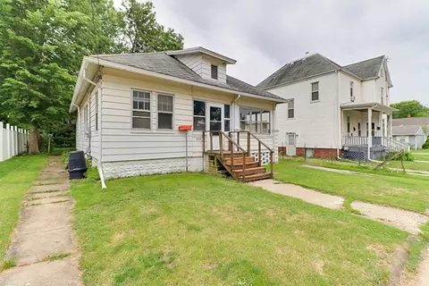 914 W Monroe St, Bloomington, IL 61701