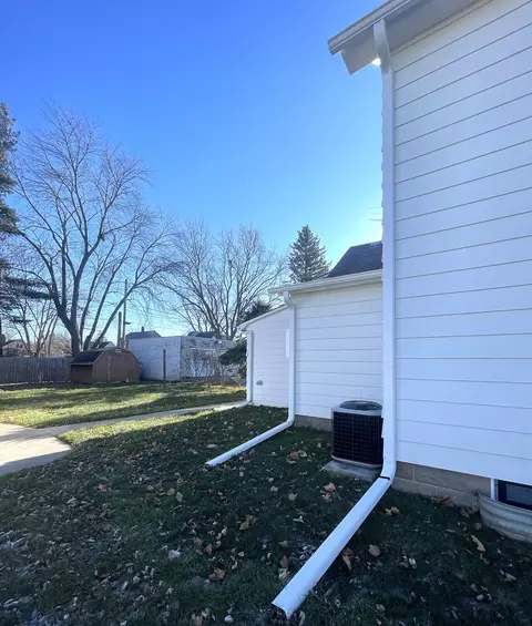 9714 Main St, Hebron, IL 60034 photo 3