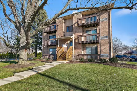 271 12th St #7E, Wheeling, IL 60090