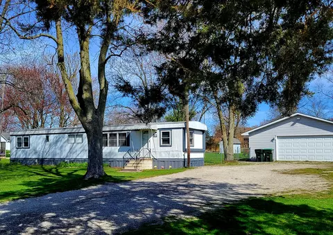 862 W 3rd St, Braidwood, IL 60408 photo 2