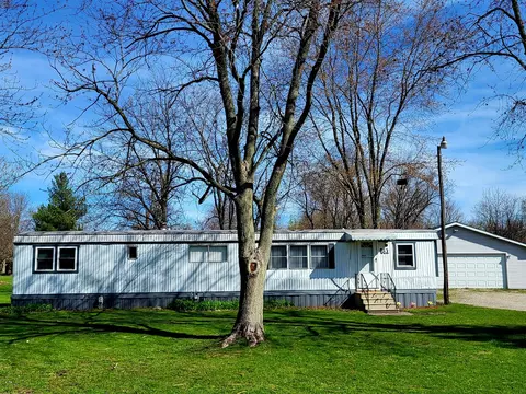 862 W 3rd St, Braidwood, IL 60408