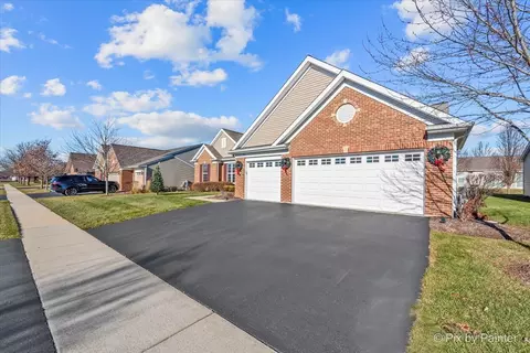 2480 Vista Trl, Elgin, IL 60124 photo 2