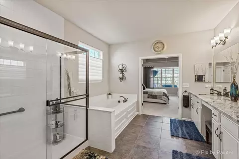 2480 Vista Trl, Elgin, IL 60124 photo 29