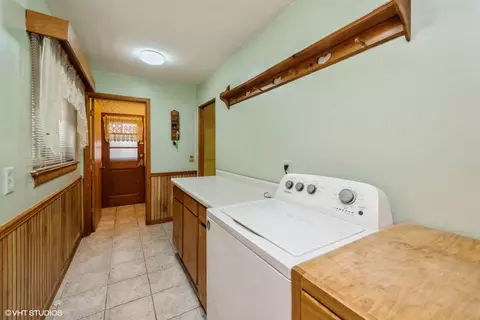 400 W Main St, Capron, IL 61012 photo 17