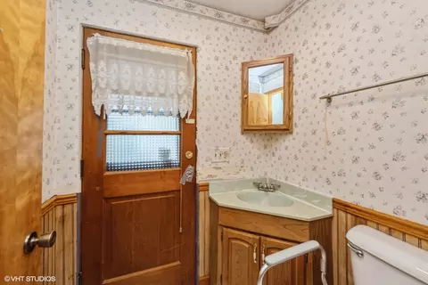 400 W Main St, Capron, IL 61012 photo 16