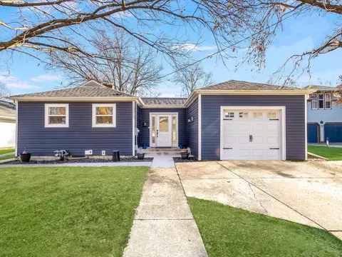 135 Laurel St, Wilmington, IL 60481