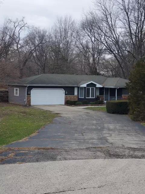 10 N910 Belmont St, Elgin, IL 60123