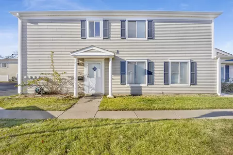 1417 Cove Dr #202D, Prospect Heights, IL 60070